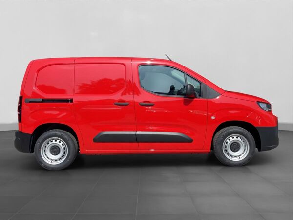 Toyota Proace City ELEKTRIKER AKTION ⚡⚡ L1 verblecht 4-türig Meister 1,2-l-Turbo  Benziner🚧👷‍♂️ Sonderlackierung Firere bild 5