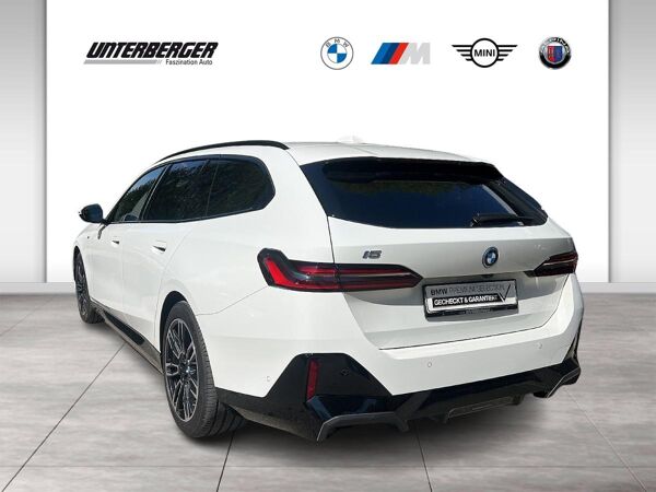 BMW i5 eDrive40 Touring M Sport Pro AHK Pano DA Prof Autobahna bild 4