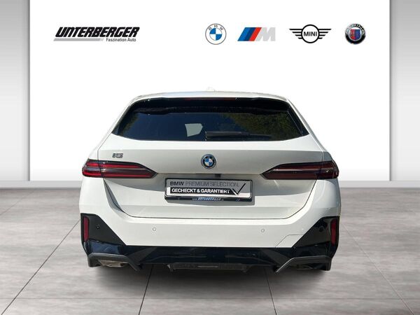 BMW i5 eDrive40 Touring M Sport Pro AHK Pano DA Prof Autobahna bild 5