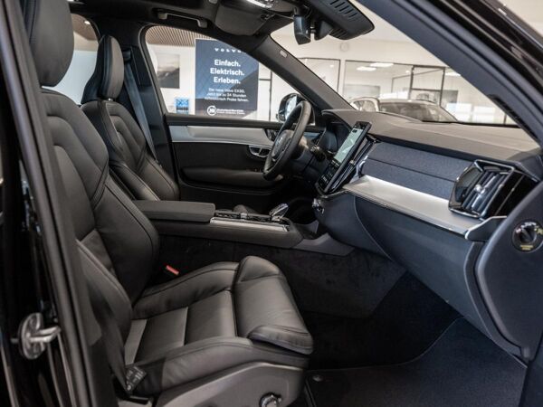 Volvo XC90 T8 AWD Plus Black Edition 0,5% PANO HUD 360° bild 4