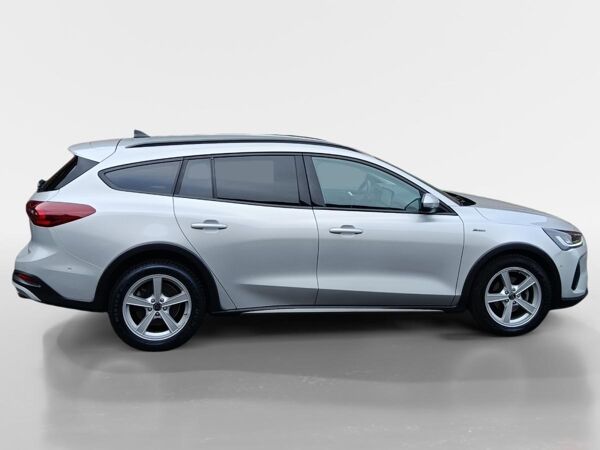 Ford Focus Turnier7HAUSTÜRLIEFERUNG*SOFORT VERFÜGBAR*SITZHEIZUNG*EASY-PARKING-PAKET bild 4