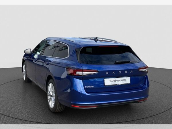 Skoda Superb Combi Selection 2,0 TDI 150 PS DSG // Sofort verfügbar!! bild 5
