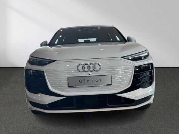Audi Q6 e-tron performance Tech pro Paket Navi Matrix bild 4