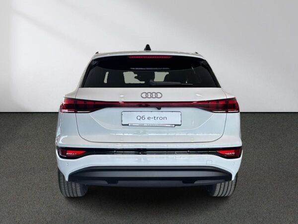 Audi Q6 e-tron performance Tech pro Paket Navi Matrix bild 5
