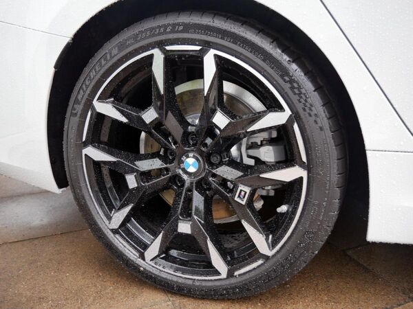 BMW 330 e Touring M-Sportpaket / el. Panodach bild 6