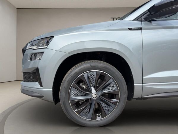 Skoda Karoq 1.5 TSI DSG Sportline SOFORT VERFÜGBAR! DCC ACC AHK AUT Kam. bild 6