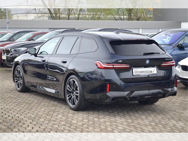 BMW i5 Touring, M Sport, Iconic,  Adaptives Fahrwerk Prof, Bow/Wilk, AHK, Autobahnassist uvw. bild 7