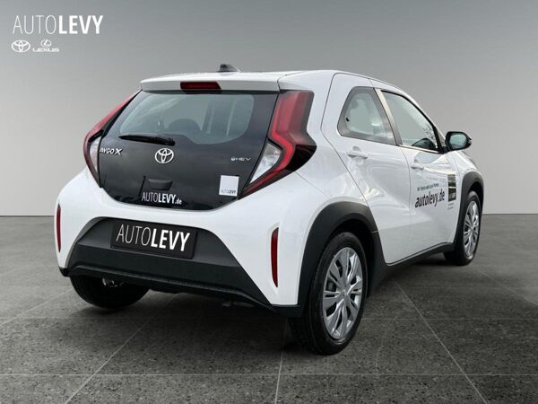 Toyota Aygo X 1.5 Hybrid Pure +Aktion Pflegedienst+ bild 6