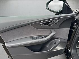 Audi RS Q8 performance tiptronic *UPE 194.795,00*