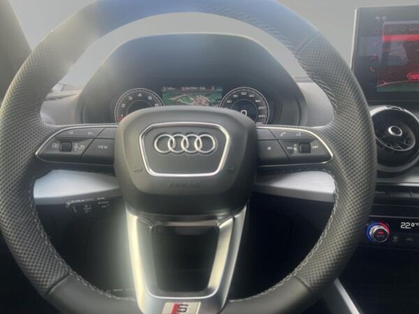 Audi Q2 S line TFSI (150 PS) tronic MMI 19'' Matrix AHK bild 4