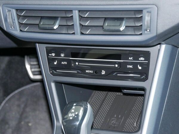 Volkswagen Taigo R-Line 1,0 l TSI OPF 7-Gang-Doppelkupplungsgetriebe DSG bild 7
