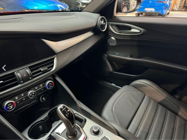 Alfa Romeo Giulia ❗️Für Alfa in Berlin - Sofort Verfügabr ❗️ bild 6