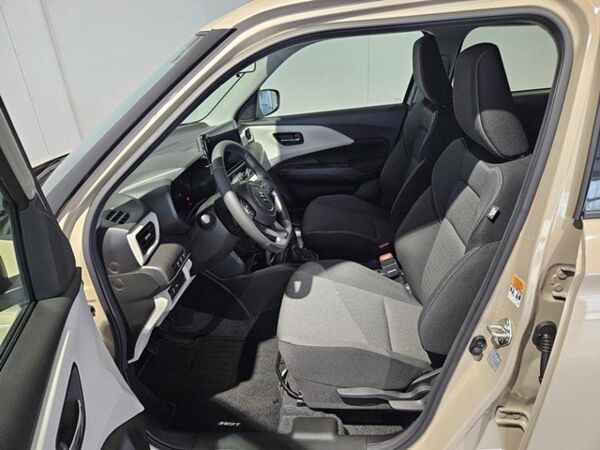 Suzuki Swift „Comfort-Ausstattung, CVT-Automatik, inklusive Anhängerkupplung , sofort verfügbar in 91522 Ansbach. bild 4