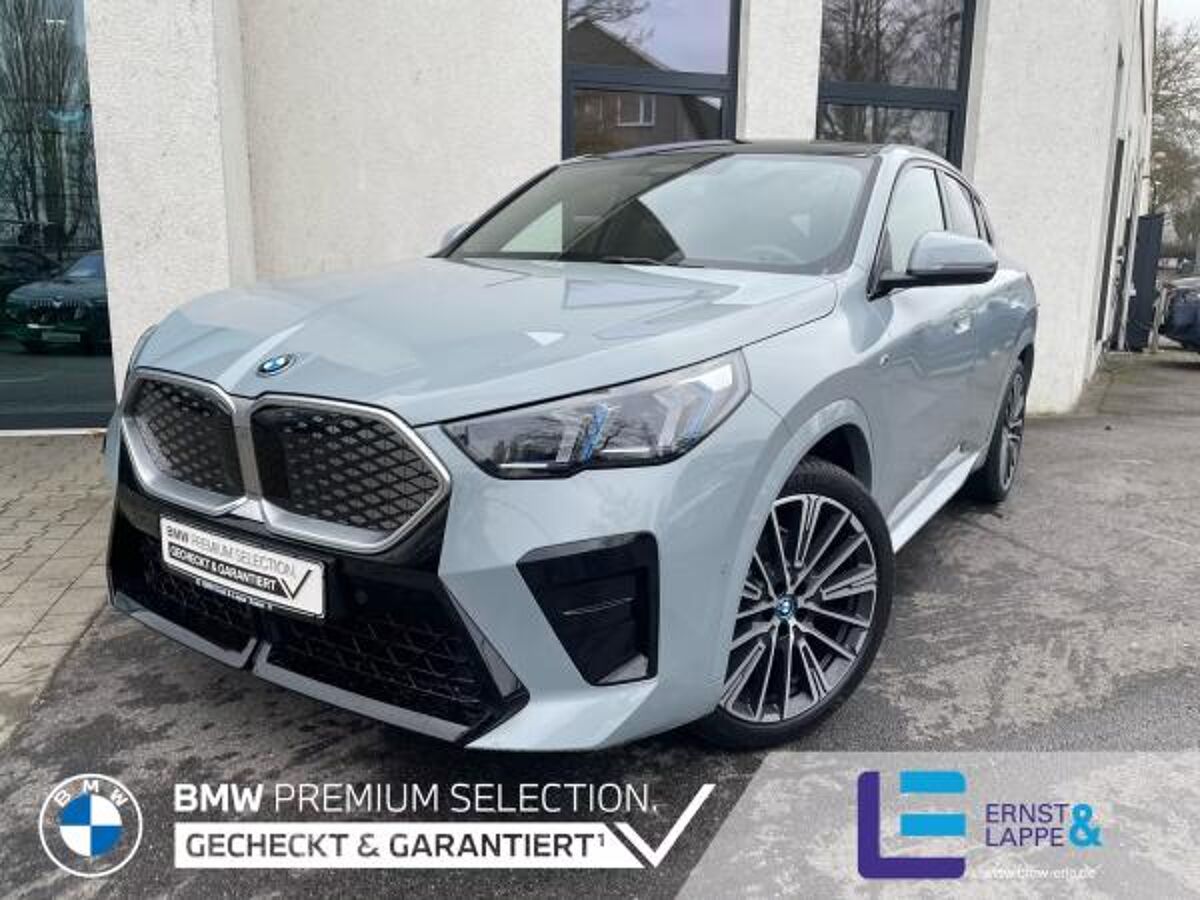 BMW iX2 xDrive30 M Sport || 360 Pano Massage AHK H&K bild