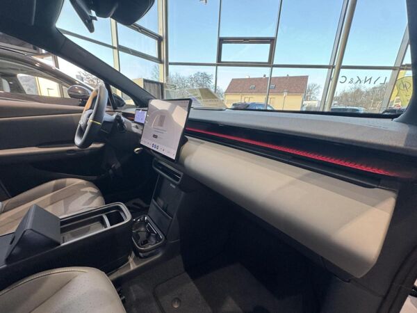 LYNK & Co 02 CORE/ Lieferung möglich/0,00 % Finanzierung/ 435 km bild 2