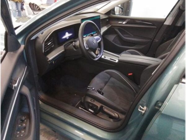 Volkswagen Passat Variant 1,5 eTSi DSG Business ACC R-Kamera elektr.Heckklappe Navi 17" bild 2
