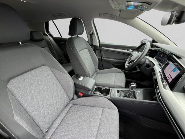 Volkswagen Golf VIII 1.0 TSI *Move* SHZ PDC beheizb. Lenkrad Keyless bild 5