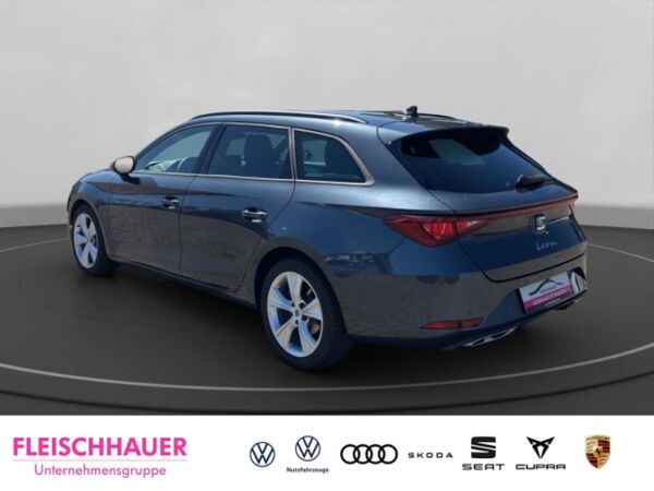 Seat Leon Sportstourer 2.0 TDI AHK Navi SHZG RFK  Fahrass.-Paket bild 5