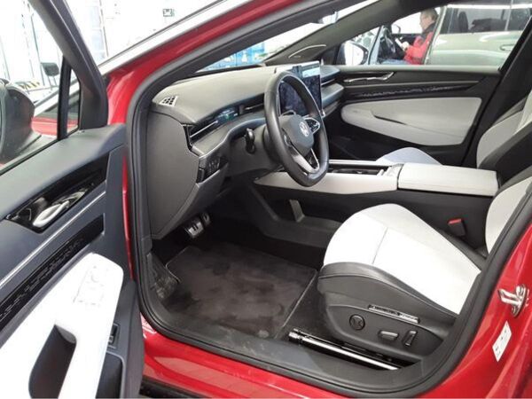 Volkswagen ID.7 Tourer Pro S - Interieur Plus und Exterieur Plus Paket + Pano / 8-fach Bereift bild 5