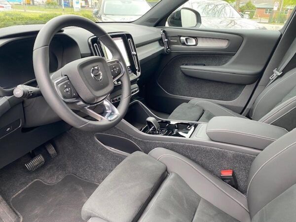 Volvo EX40 Single Motor Ext Range Ultra *VFW ABVERKAUFSWOCHEN* bild 5