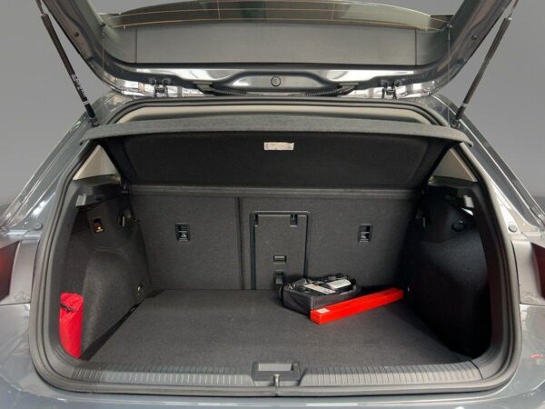 Volkswagen Golf VIII 1.5 eTSI Goal DSG AHK RearView GJR bild 5