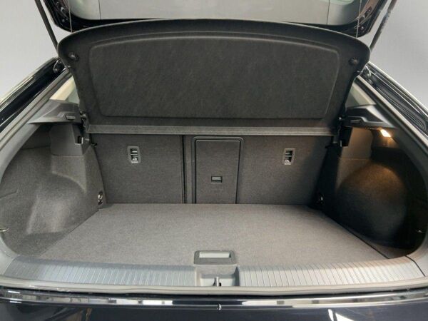 Volkswagen T-Roc 2.0 TDI Goal DSG LED AHK Sitzhzg Rear View bild 5