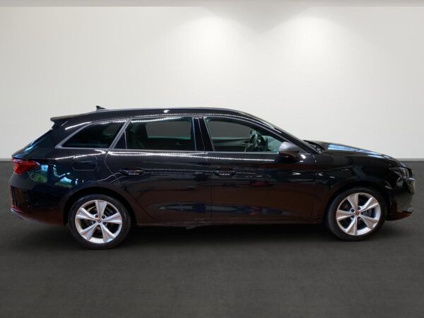 Seat Leon Sportstourer FR 2.0 TDI 110kW DSG - LED Vision Plus Navi Virtual Cockpit  AHK LM ACC MFL bild 6
