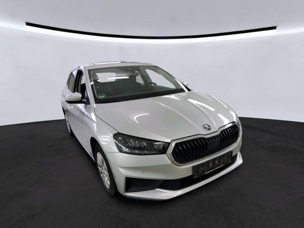 Skoda Fabia Ambition 1.0 TSI /KLIMA/SHZ/PDC/NAVI bild 2