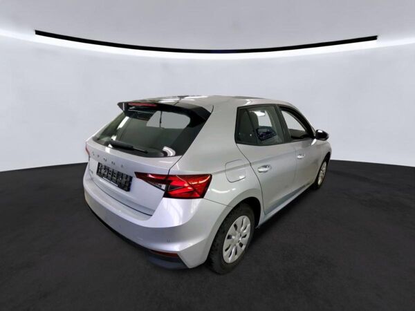 Skoda Fabia Ambition 1.0 TSI /KLIMA/SHZ/PDC/NAVI bild 4