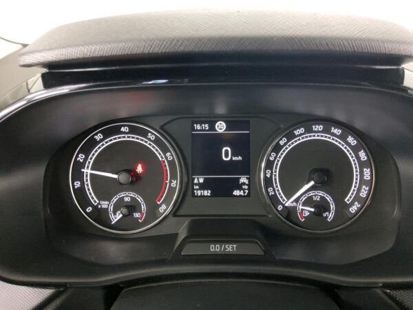 Skoda Fabia Ambition 1.0 TSI /KLIMA/SHZ/PDC/NAVI bild 5