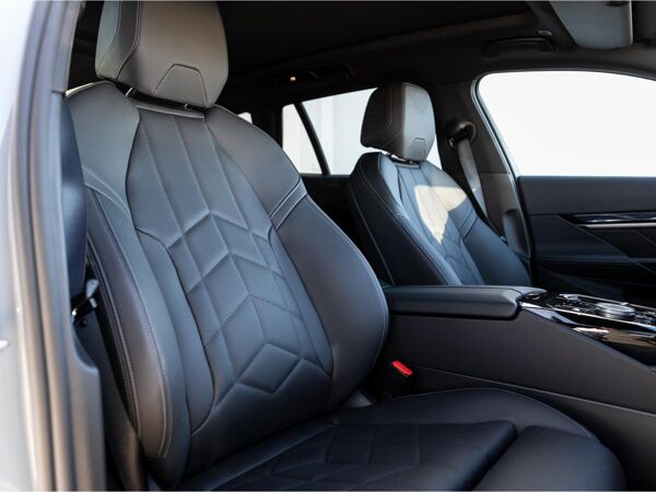 BMW 520 d Tour M-Sport 20 ACC AHK PANO Sitzlüft H&K bild 6