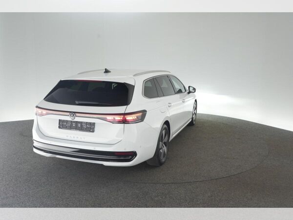 Volkswagen Passat Variant 2.0 TDI DSG Elegance / SOFORT VERFÜGBAR ! bild 2