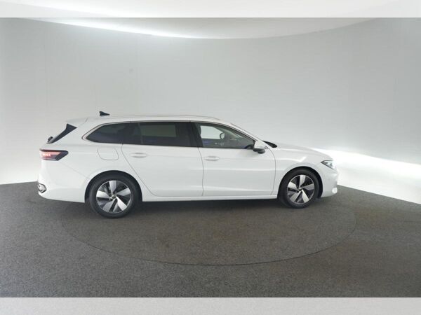 Volkswagen Passat Variant 2.0 TDI DSG Elegance / SOFORT VERFÜGBAR ! bild 6