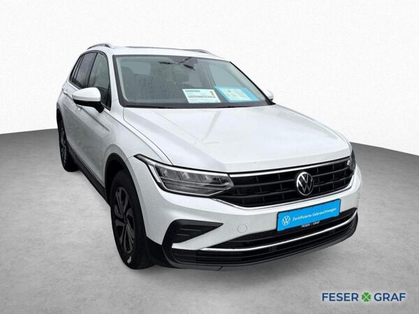 Volkswagen Tiguan Active 2.0 TDI DSG AHK LED NAVI PANO DAB bild 3