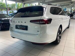 Skoda Superb Combi Sportline 1,5 TSI iV 6-Gang-DSG sofort verfügbar bild 6