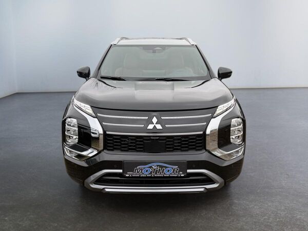 Mitsubishi Outlander Top Luxury mit Standheizung und 360-Grad-Kamera bild 5