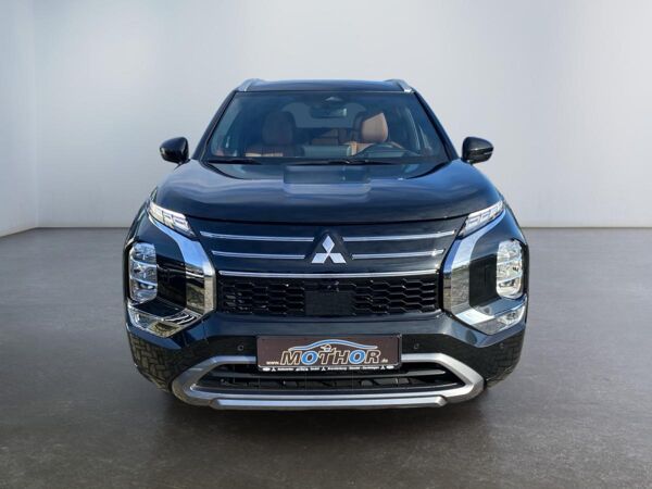 Mitsubishi Outlander Top Luxury mit Standheizung und 360-Grad-Kamera bild 5