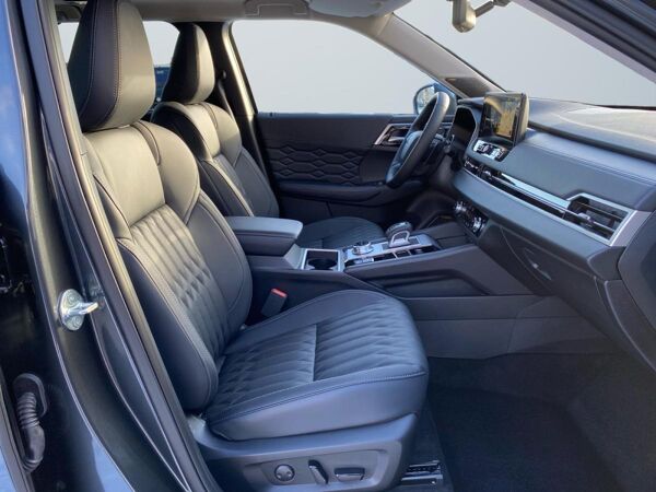 Mitsubishi Outlander Top mit Standheizung und 360-Grad-Kamera bild 7