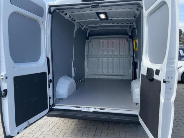 Toyota Proace Max ***Proace Max L2H2 verblecht 4-türig KaWa Meister 35 2.2 Diesel 103kW*** bild 6