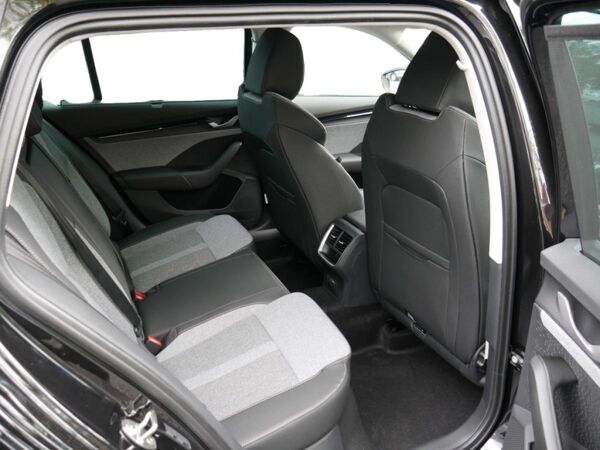 Skoda Octavia Combi 2.0 TDI DSG Balance AHK ACC Navi *934* bild 4