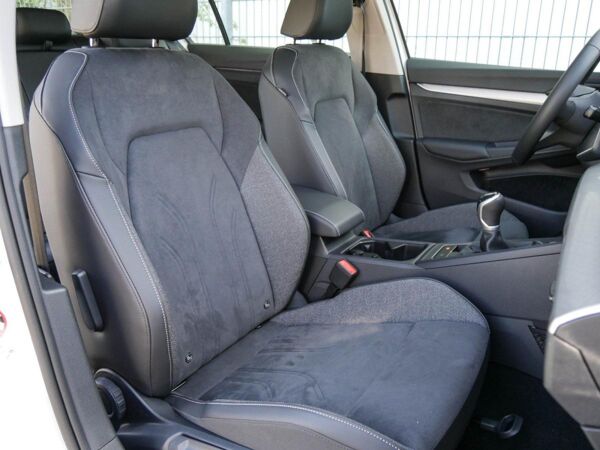 Volkswagen Golf VIII 1.5TSI Standheiz Pano Memorysitze HuD Matrix bild 7