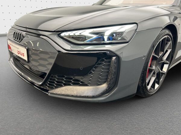 Audi RS e-tron GT performance *Aktivfahrwerk*Keramik*Carbon*Laser*HUD*Massage*B&O*360°* bild 4