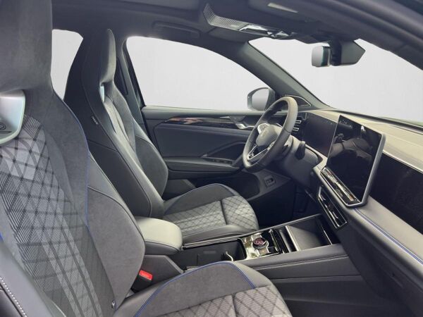Volkswagen Tiguan R-Line BlackStyle, 4Motion, Pano, AHK, HarmanKardon, HD-Matrix, Standhzg.. bild 4