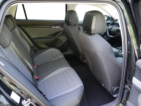 Skoda Superb Combi 1.5 TSI iV Selection Hybrid AHK Navi LED *966* bild 4