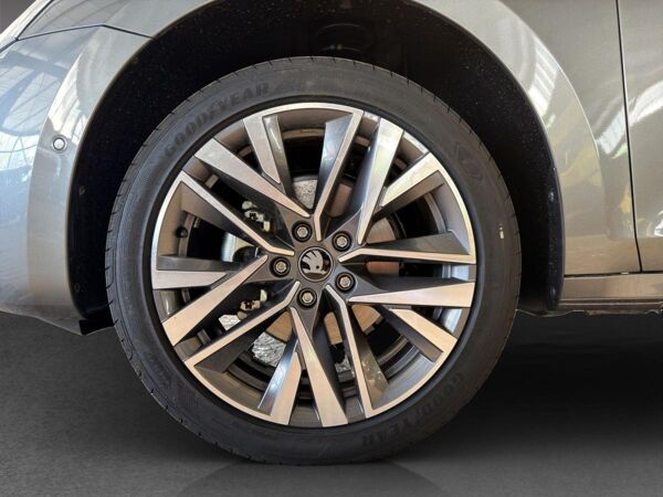 Skoda Octavia Combi Balance 1.5 TSI mHEV AHK NAVI bild 7