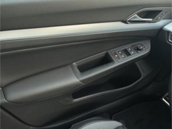 Volkswagen Golf VIII Lim Life bild 5