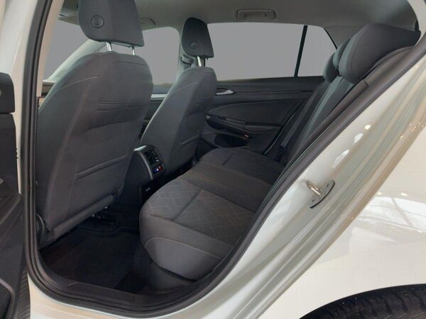 Volkswagen Golf VIII 1.5 TSI Life Ganzjahresreifen Rückfahrkamera bild 7
