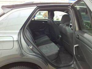 Volkswagen T-Roc R-Line 1.5 TSI 110kW DSG - LED Plus AHK Rear View Navi SHZ ACC LM PDC CarPlay GJR bild 4