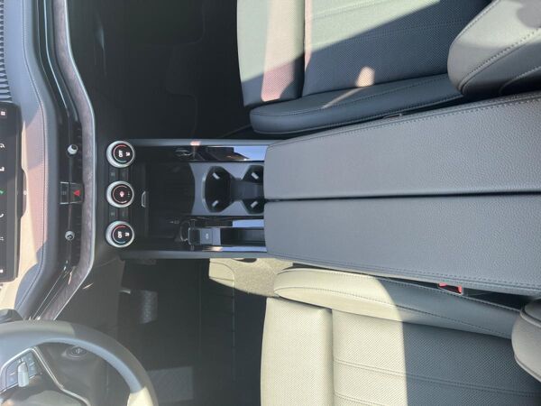 Skoda Superb Combi L&K 2,0 TDI DSG 4x4 PanoSD AHK bild 6
