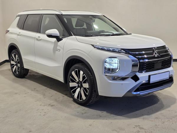 Mitsubishi Outlander 2.4 PHEV 4WD Top Leder Schiebedach bild